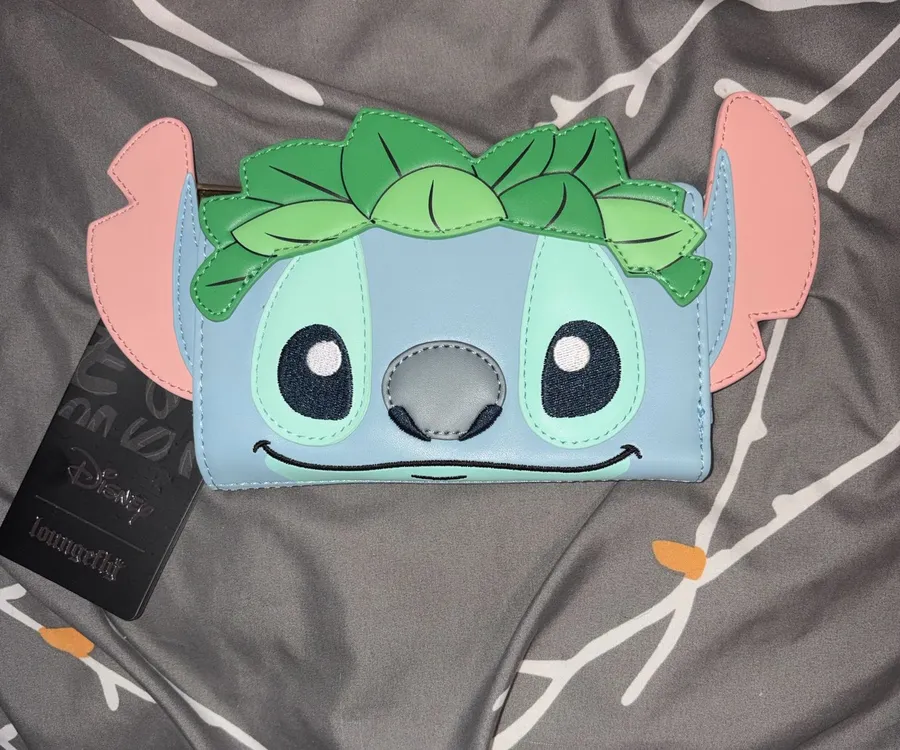 Loungefly Disney Lio & Stitch Luau Stitch Bifold Wallet New with Tags NWT