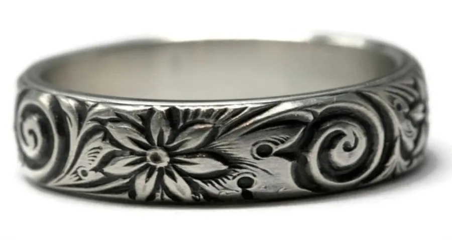 Sterling Silver Floral Ring (7.75)