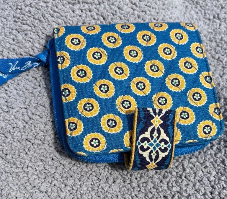 #VeraBradley #BlueYellow #Quilted Floral Zip Wallet