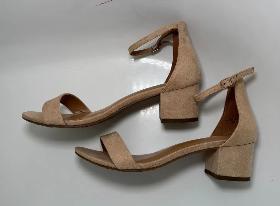Cushionaire Alba Block Heel Sandal Size 9 Nude Beige Ankle Strap Wedding Worn