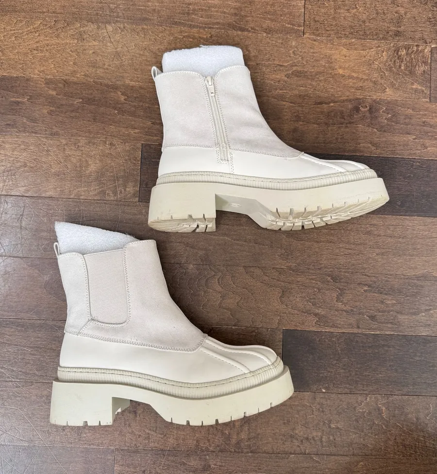Universal threads target cream white ankle rain boots 7.5