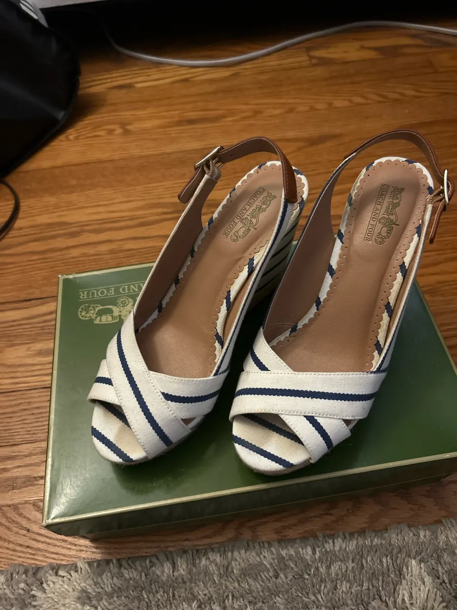 Coach And Four Sandals White Size 8