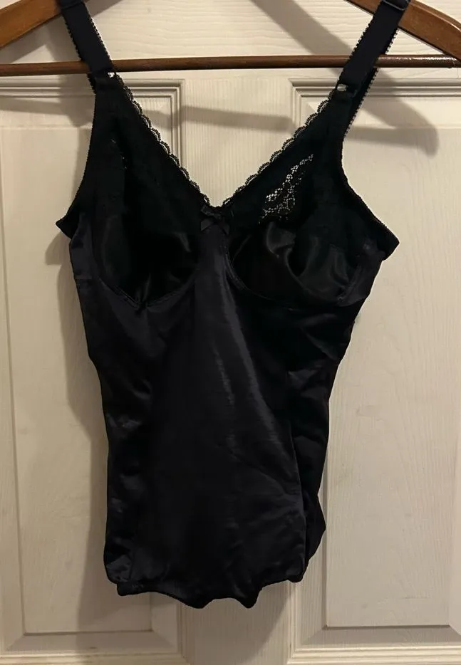 Va Bien black bodysuit shapewear with lace accents