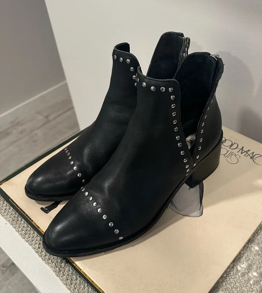 Steve Madden Booties Black Leather