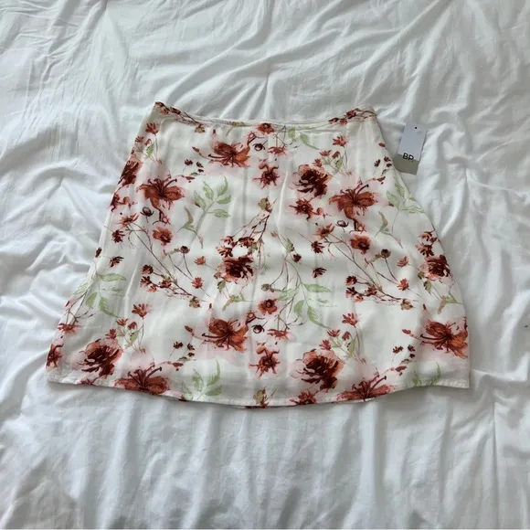 BP floral skirt
Size small