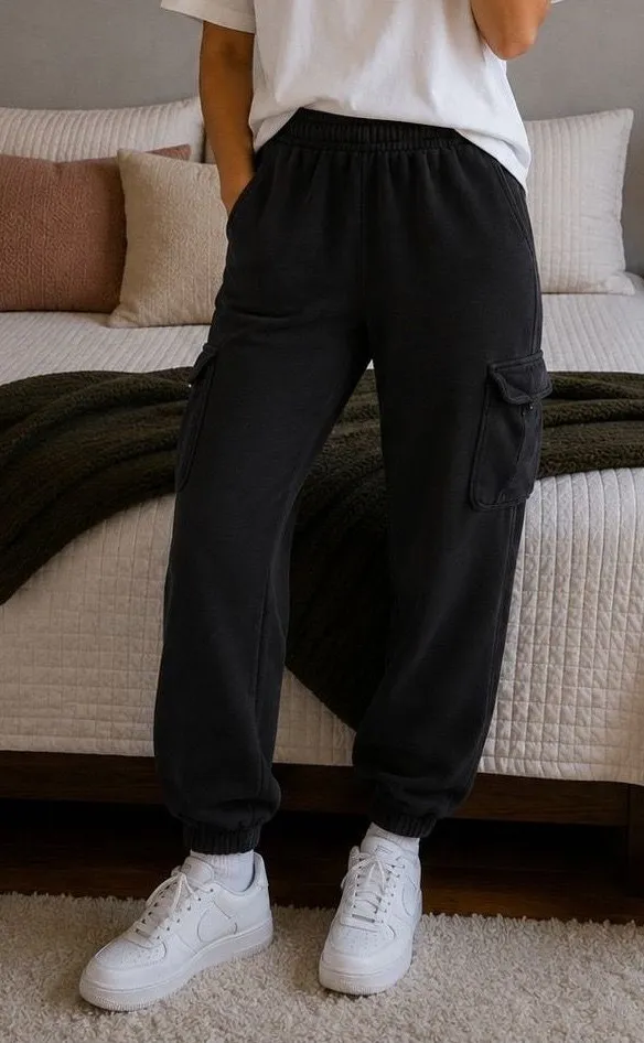 Aeropostale Women’s Black Cargo Jogger Pants