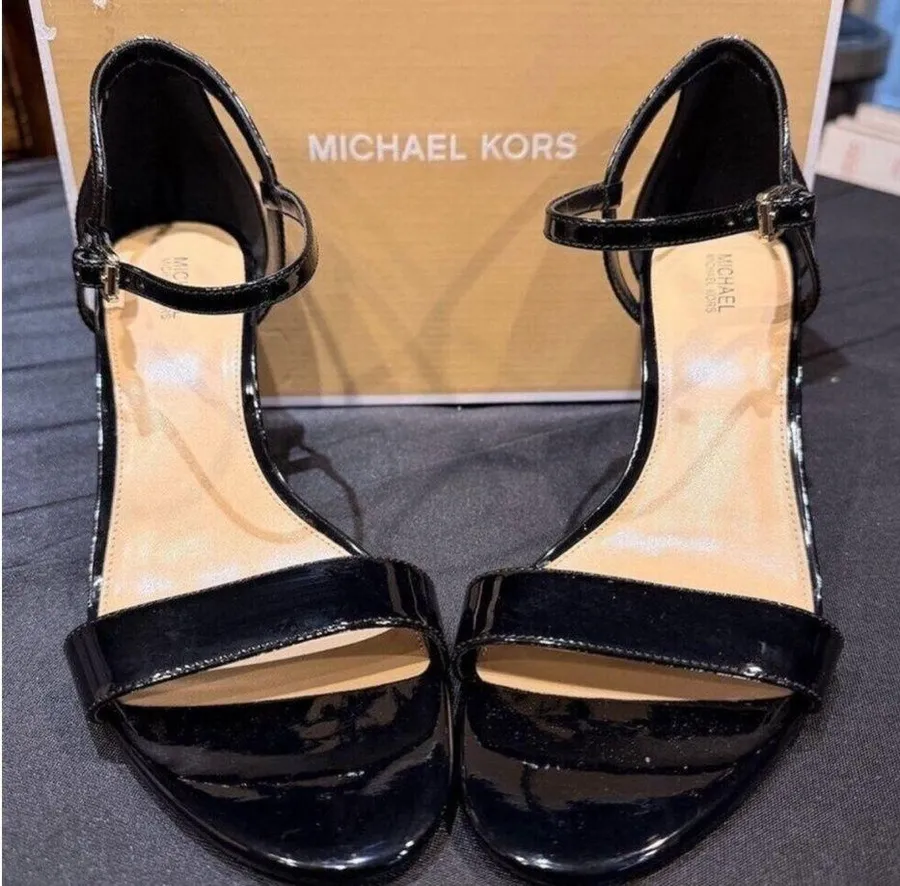The Michael Kors Women Simone Mid Sandal Shoes in Black size 9 in box