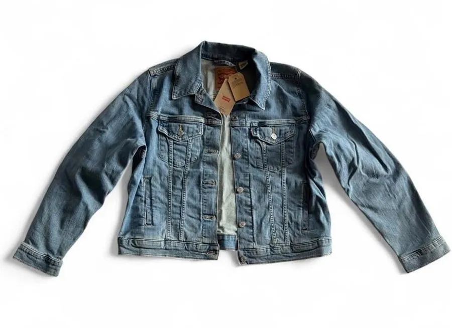 NWT Levi’s Original Trucker Jacket Light Wash XL