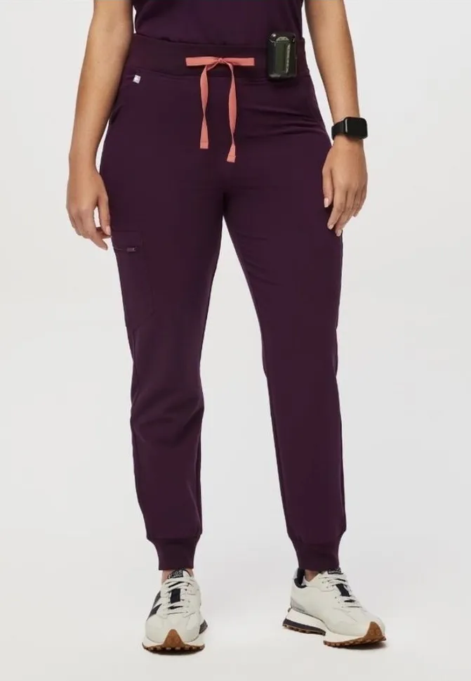 FIGS Technical Collection Zamora Jogger Scrub Pants Plum Burgundy Size M