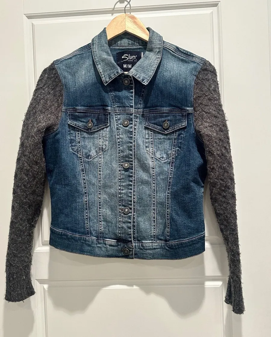 Silver Jeans Co Denim Trucker Jacket Knit Sleeves Medium Western Grunge Blue