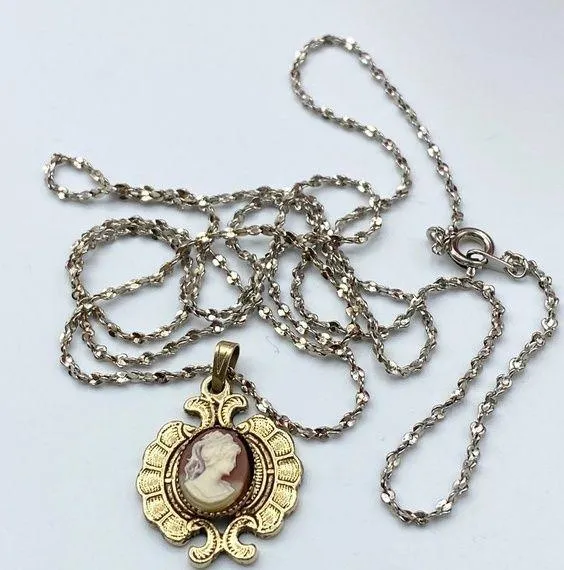 28” Gold Filled Cameo Pendant Necklace