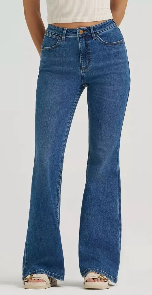 Wrangler Women’s Size 6/28x32 Fierce Flare Blue Jeans