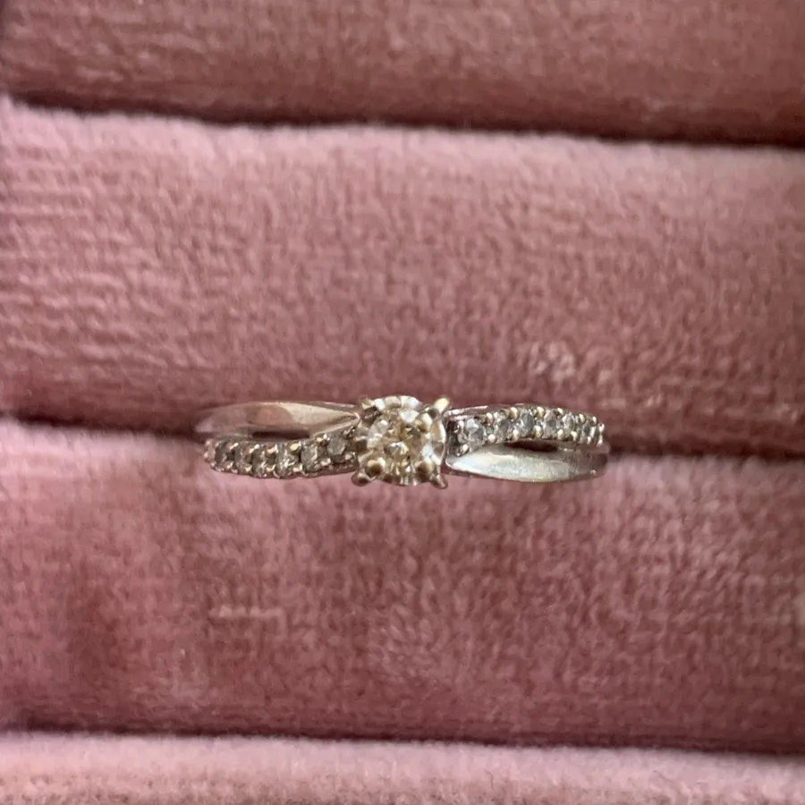 10kt Gold Diamond Ring