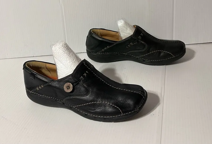 Clarks black leather comfort loafers shoe women size 10 M