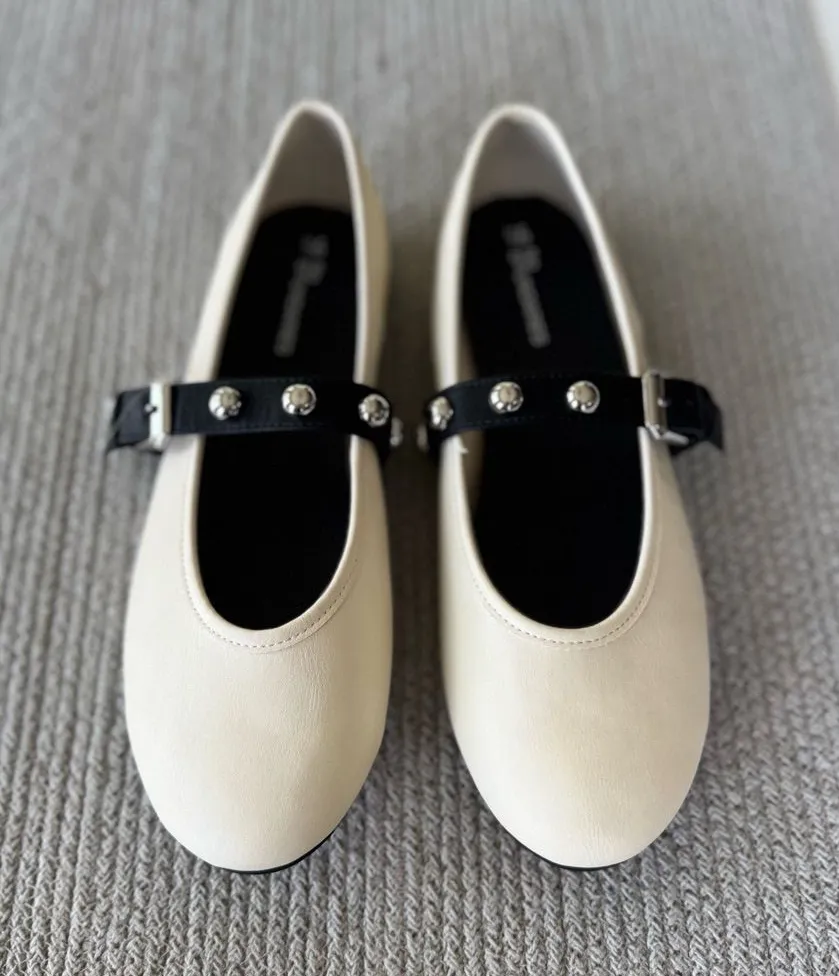 No Boundaries Ivory Cream Mary Jane Flats with Black Studded Strap Sz 9.5
