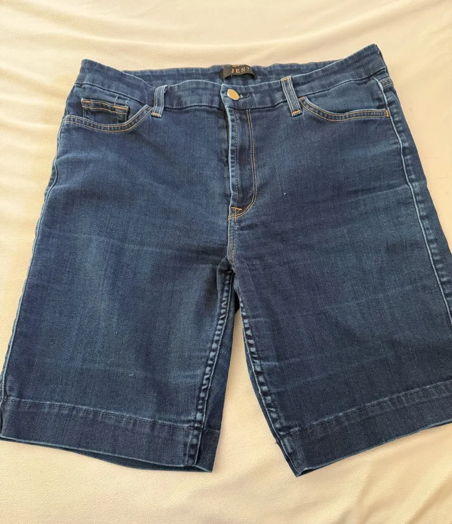 Women’s Dark Blue Jean Shorts Size 10