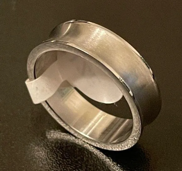 5mm curved in silver stainless steel ring size 8