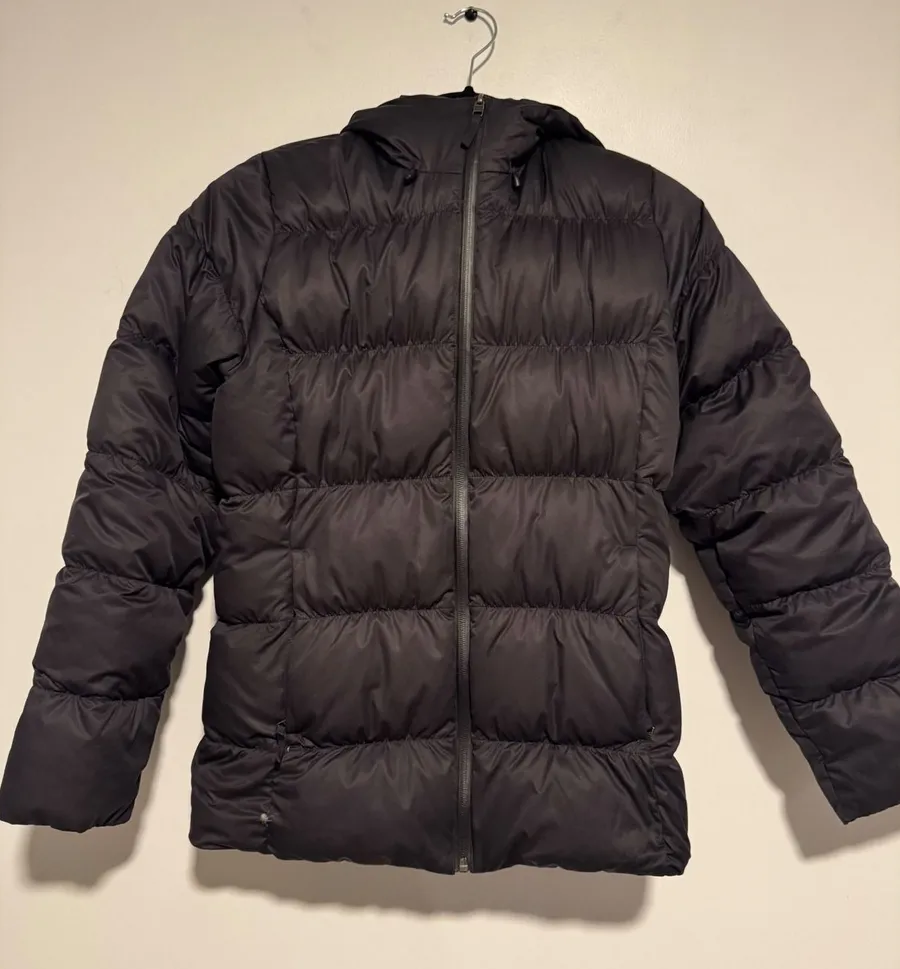 Patagonia Worn Wear Black Down Puffer Jacket Hooded Women Small STY28025FA17