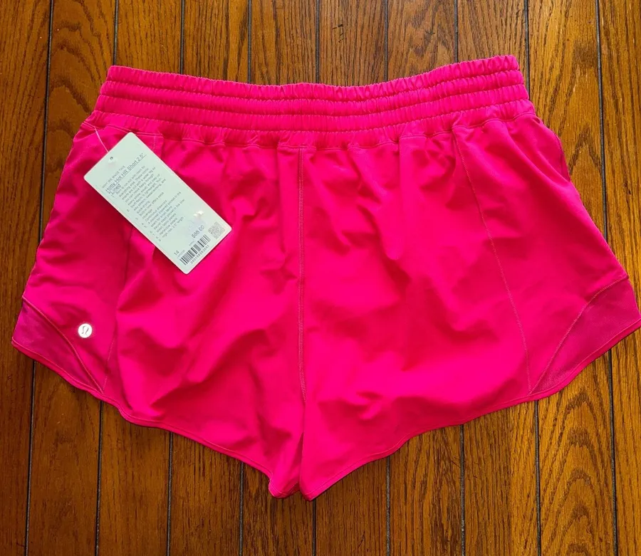 Lululemon Hotty Hot High Rise Short 2.5” Mulberry Spark Size 14 NWT
