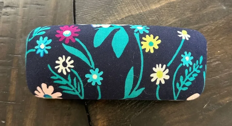 Vera Bradley Navy Blue Floral Hard Shell Eyeglass Case Clamshell Protection