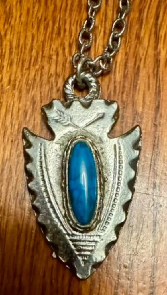 Silver Tone Arrowhead Pendant Necklace Turquoise Southwest Style 13.5”