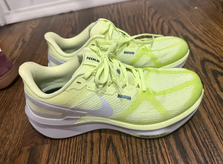 Nike Structure 25 Women’s Air Zoom Running Shoes 10.5