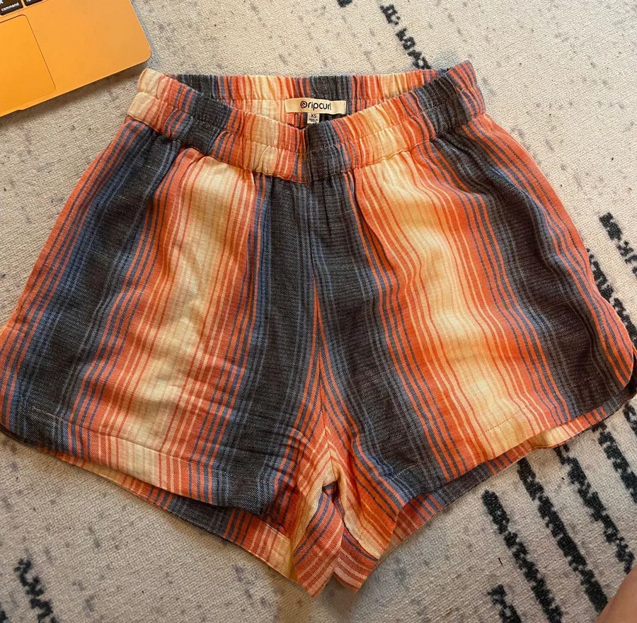 ~ Melting Waves Stripe Short