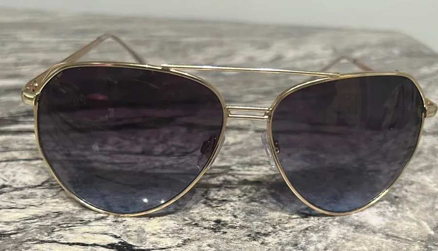 Gold and Black Aviator Sunglasses with Sleek Design