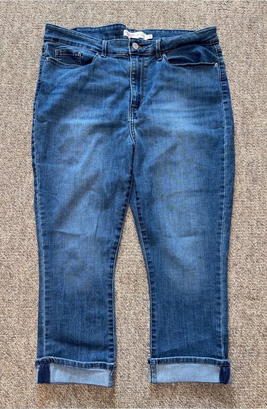 Levi Strauss Women’s Mid Rise Capris
