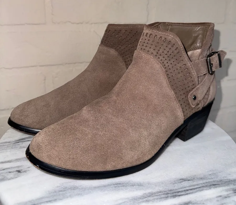 Vince Camuto boots brown Taupe Suede Ankle Booties Buckle 8.5 leather