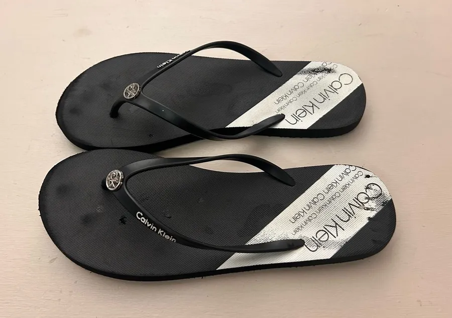 Calvin Klein Black and White Logo Strap Flip Flop Sandals 11-12