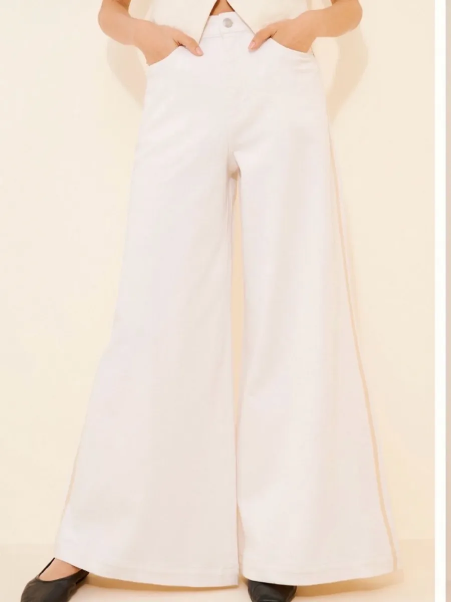 DL1961 Lucile Ultra Wide Leg 33” White High Rise size 28 Flare
