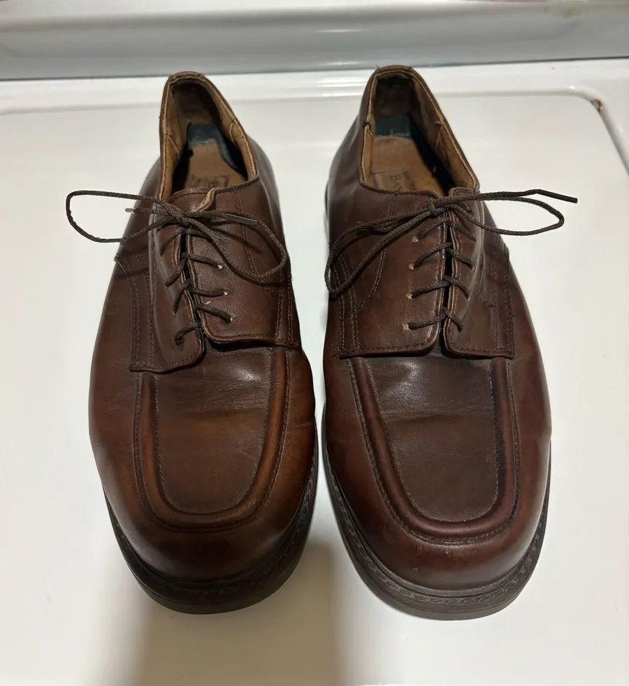 Banana Republic Travelers Collection Size 7.5 Medium