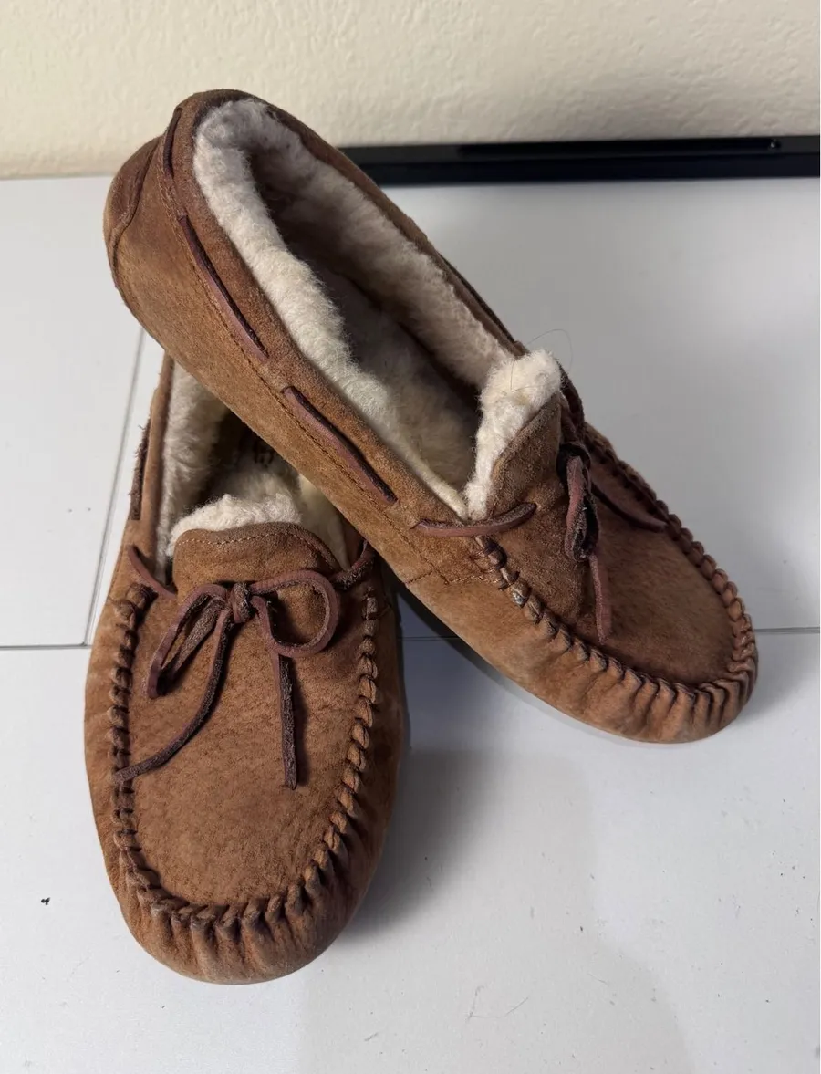 UGG Ansley Moccasin Slippers Women Size 10 Brown Suede Shearling Minimalist