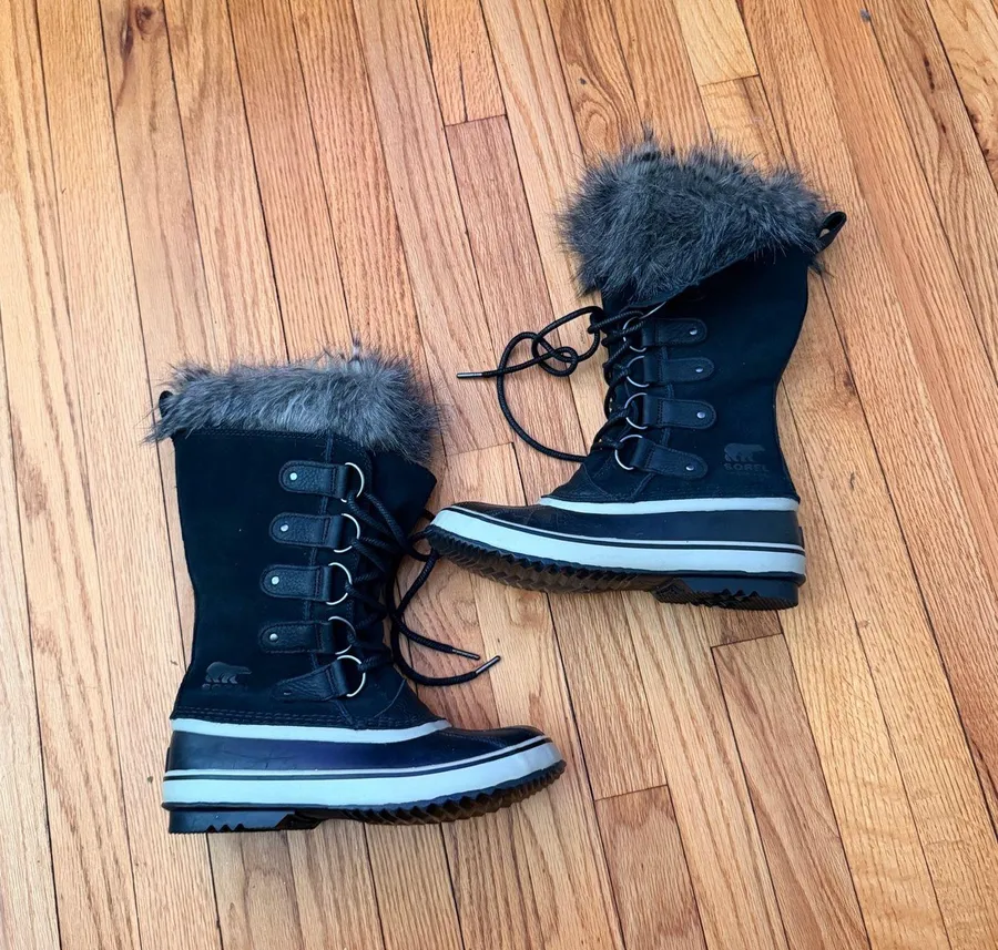 NWOT SOREL Joan of Arctic waterproof snow black & quarry Black Fur-Lined Winter