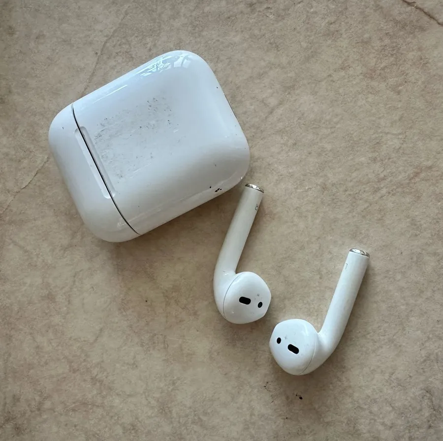 AirPods White