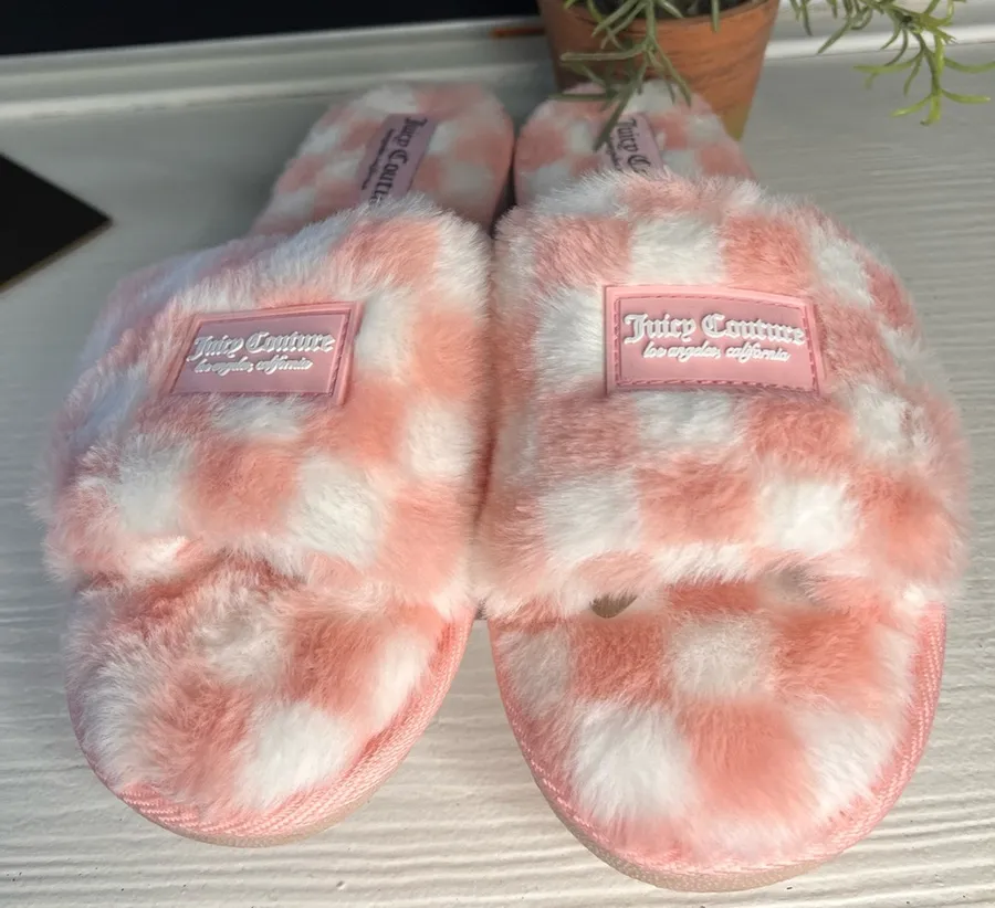 Juicy Couture Pink Gingham Faux Fur Slippers – Size M (8/9) – NWT