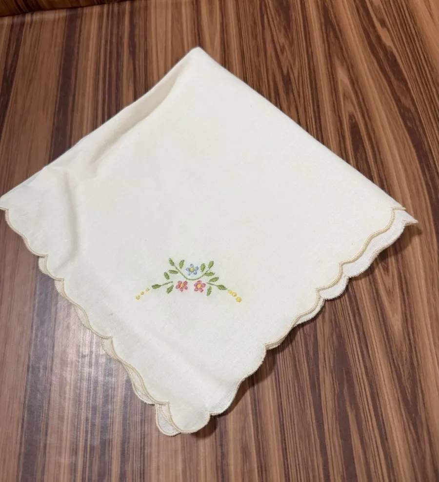 Vintage Embroidered Floral Handkerchief Scalloped Edge Cottage Farmhouse MCM