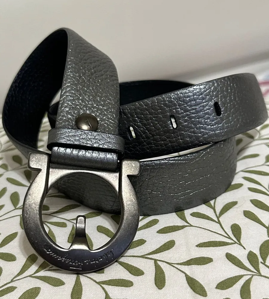 Salvatore Ferragamo Unisex Metallic Gray Leather Belt with Signature Ring Buckle
