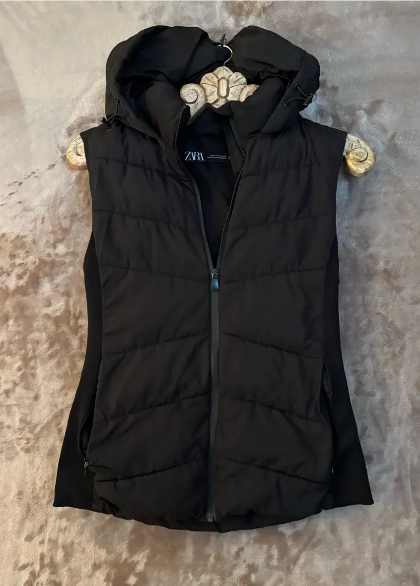 Zara Black Quilted Hooded Sleeveless Puffer Vest Women’s Size M