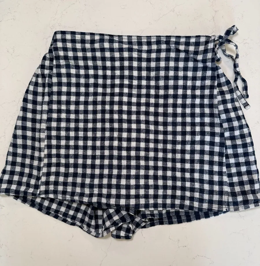 Old Navy Womens Navy & White Gingham Wrap Shorts