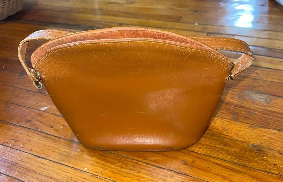 Vintage Classic Minimalist Tan Leather Hand Bag