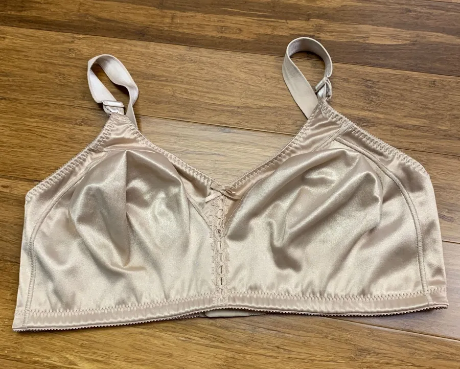 Bali Bra 3820 Size 42DD Beige Full Coverage Wireless Comfort Everyday Lingerie