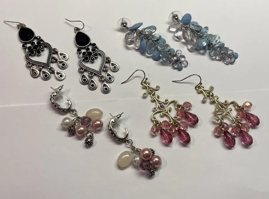 Lot Of 4 Beaded Pierced Earrings Dangle Mix Bead