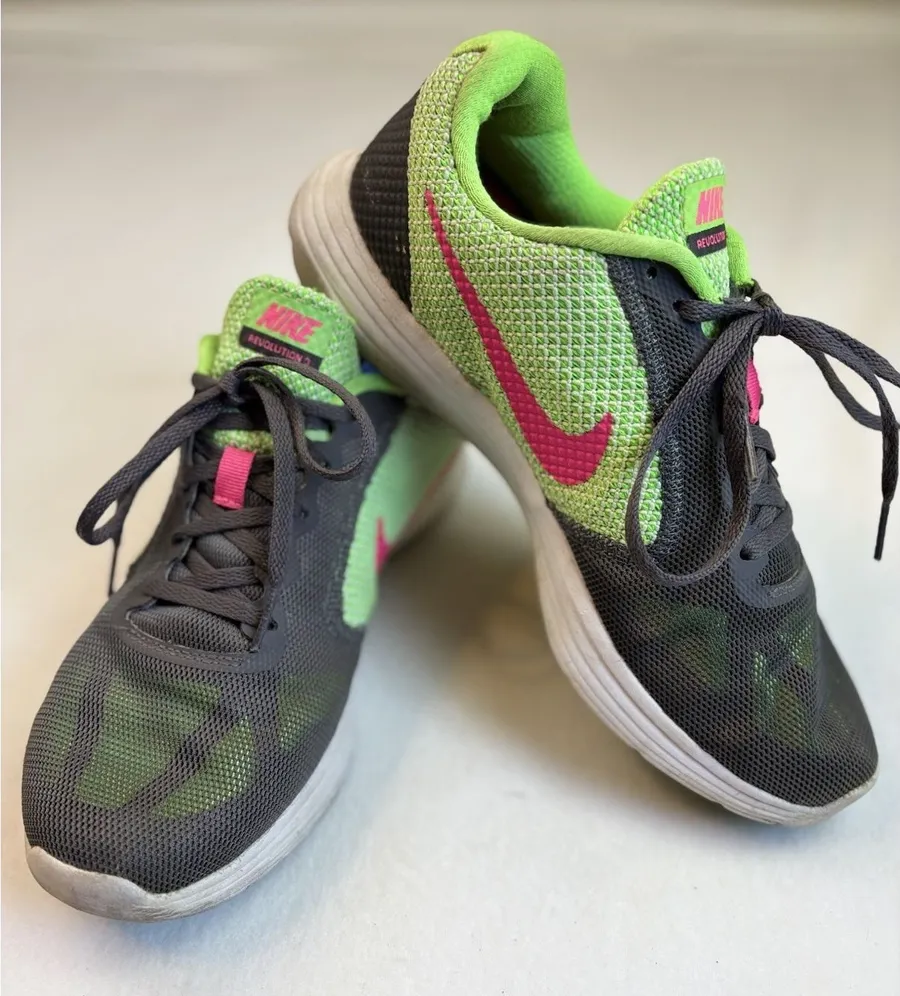 Nike Revolution 3 Women's Gray/Neon Pink/Green Size 9.5 Mesh Lace Up Running