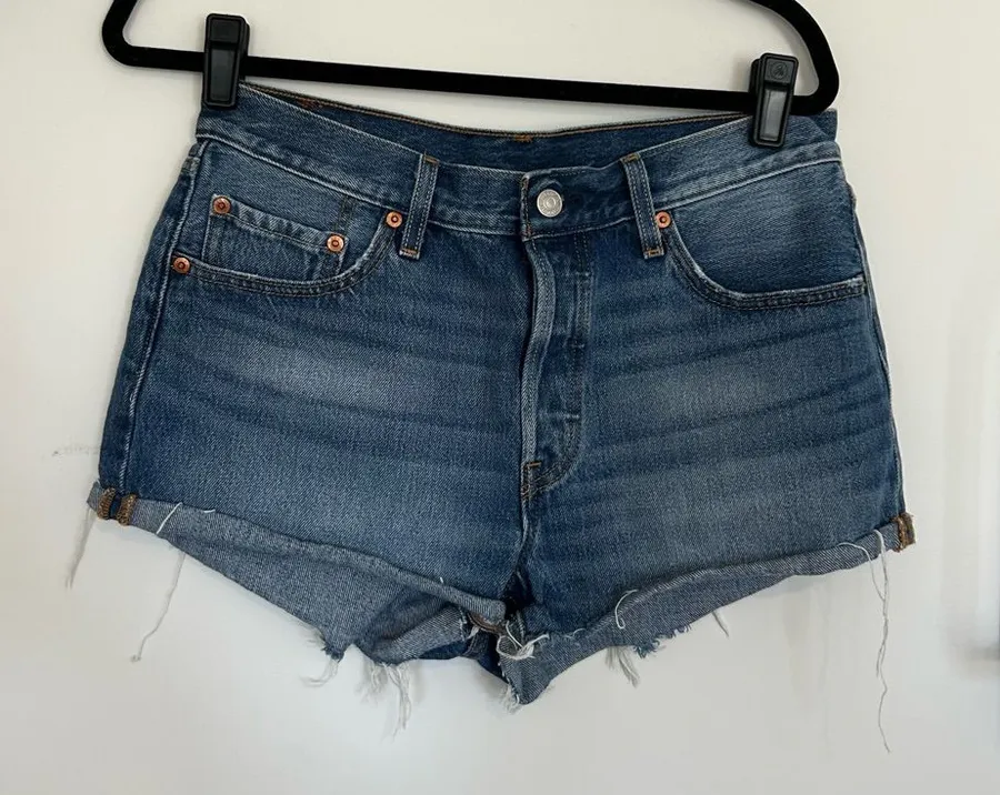 Levi’s 501 Denim Cut Off Jean Shorts Size 29