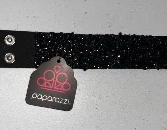๐ NWT Paparazzi Black Textured Sequins Bracelet