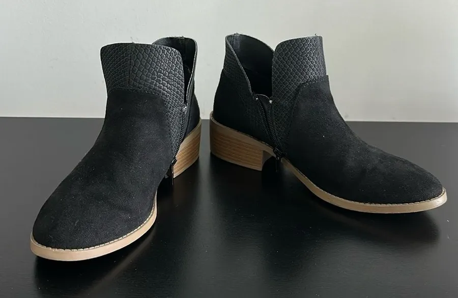 American Eagle Black Booties Sz 6.5