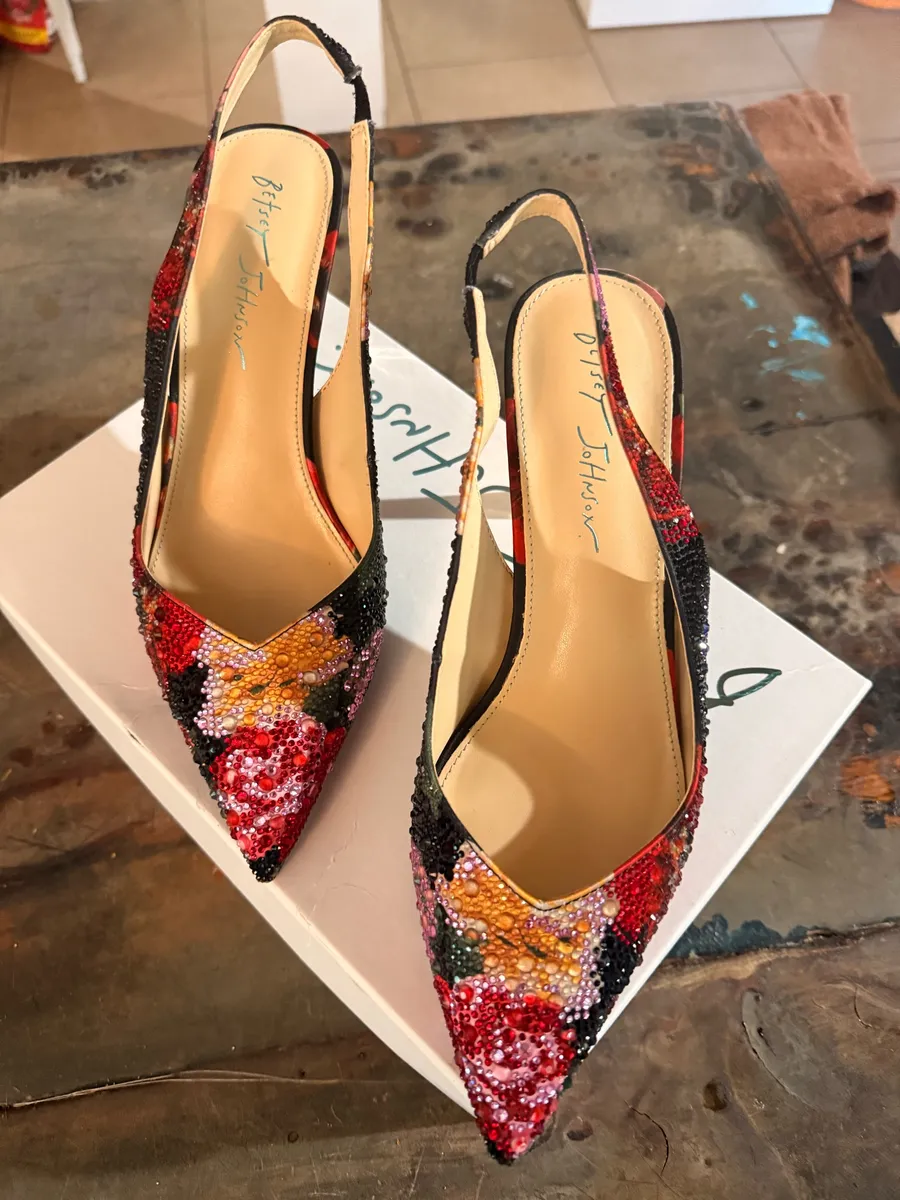 BETSY JOHNSON SIZE 8.5 sling back high heels
