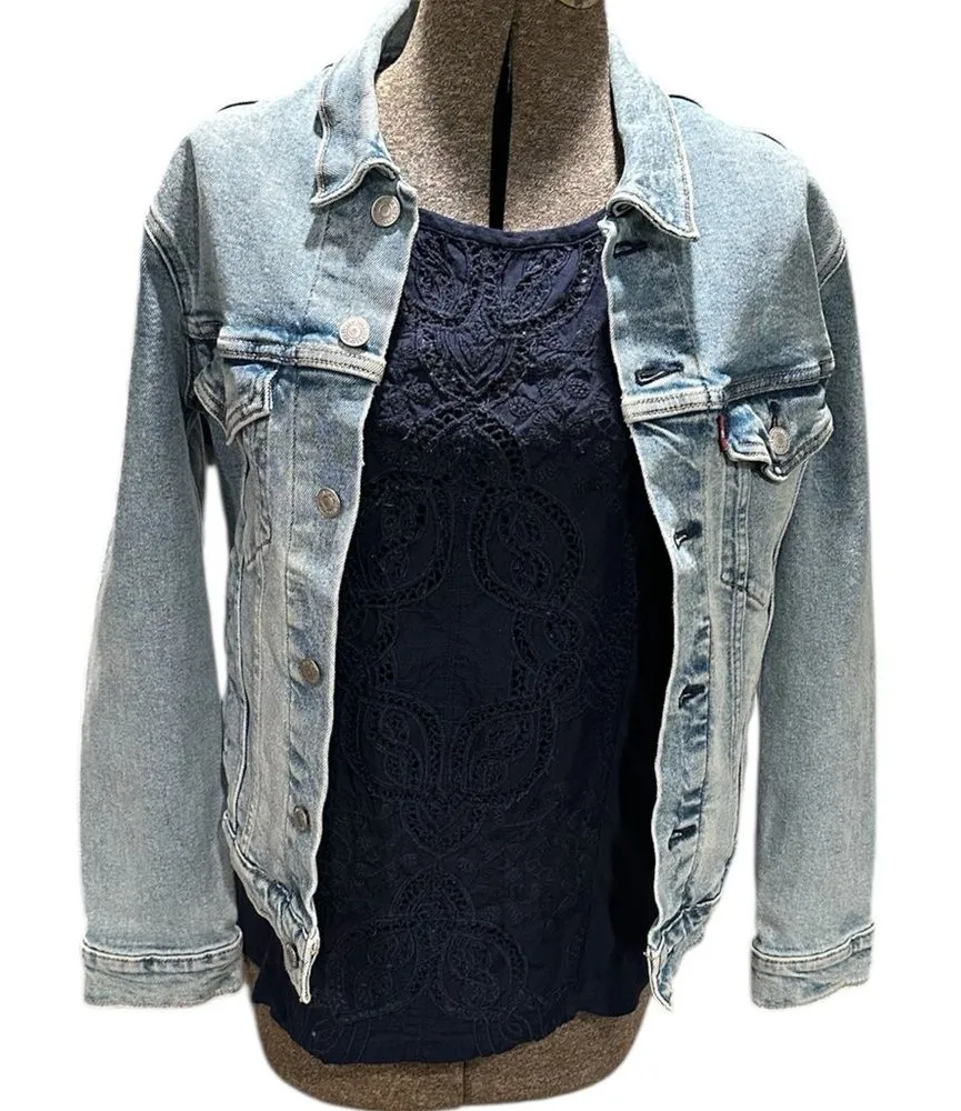 Levi’s Jean Button down Jacket light Blue Denim Size XS
